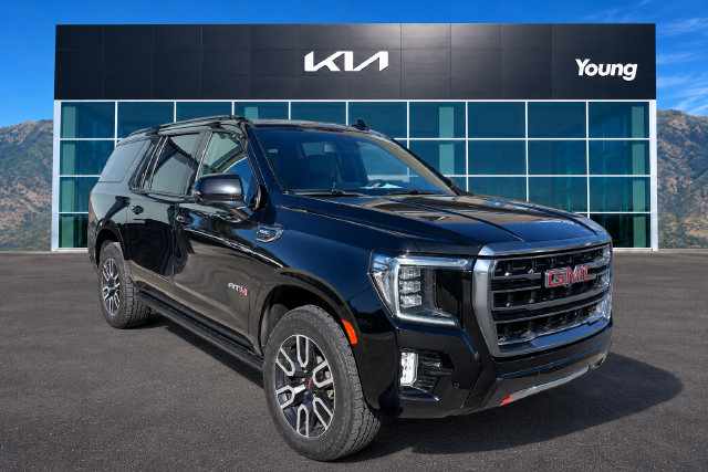 Used 2021 GMC Yukon XL AT4 w/ AT4 Premium Plus Package AWD/4WD image 1