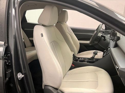 Certified 2025 Hyundai Sonata SE image 6