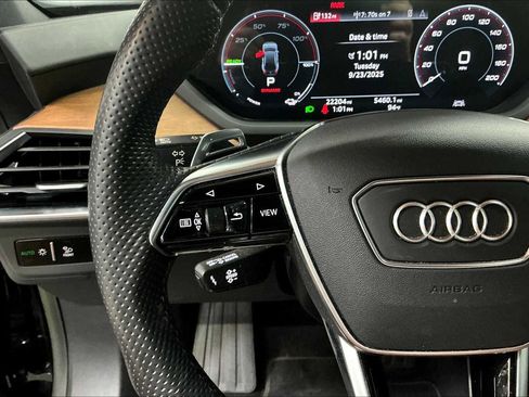 Used 2023 Audi e-tron GT Premium Plus image 20