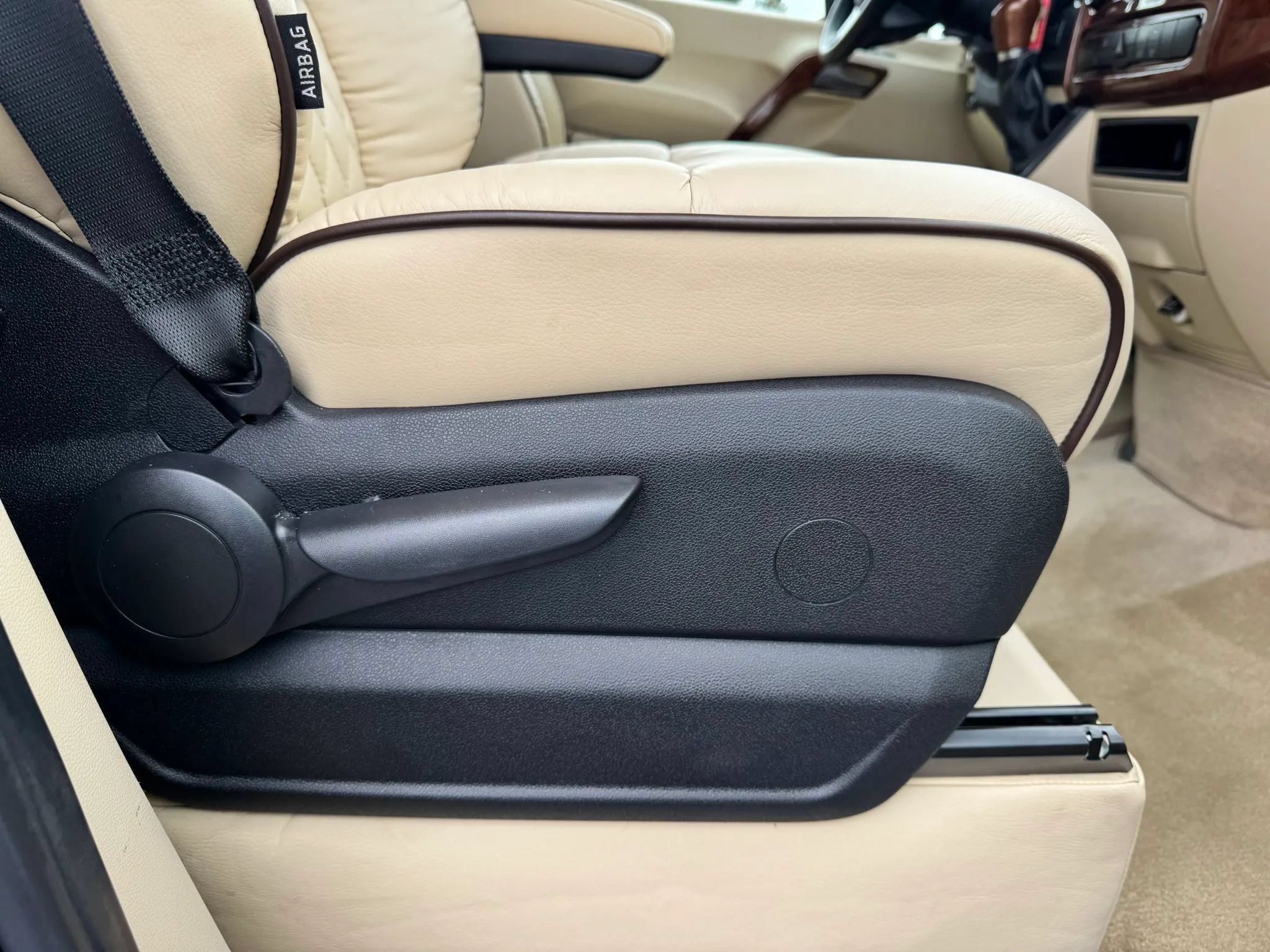 Used 2016 Mercedes-Benz Sprinter 2500 image 12