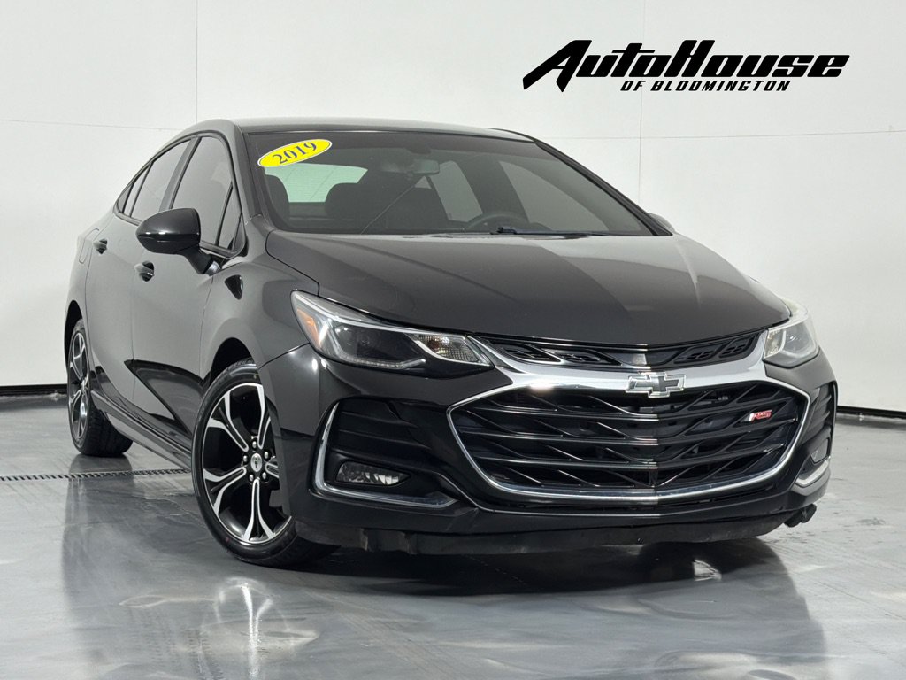 Used 2019 Chevrolet Cruze LT w/ RS Package FWD image 1