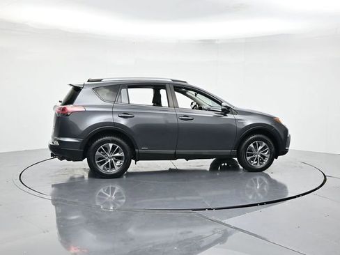 Used 2018 Toyota RAV4 XLE image 2