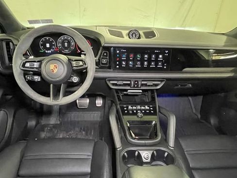 Certified 2025 Porsche Cayenne GTS AWD/4WD image 26