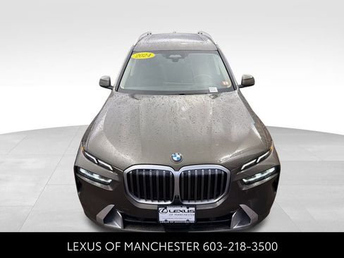 Used 2024 BMW X7 xDrive40i w/ Executive Package image 2