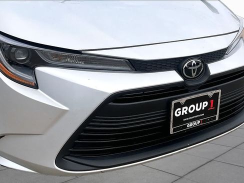 Used 2023 Toyota Corolla LE FWD image 27