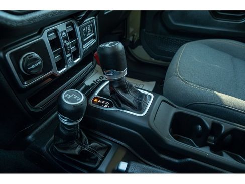 Used 2025 Jeep Wrangler Unlimited Sport AWD/4WD image 23