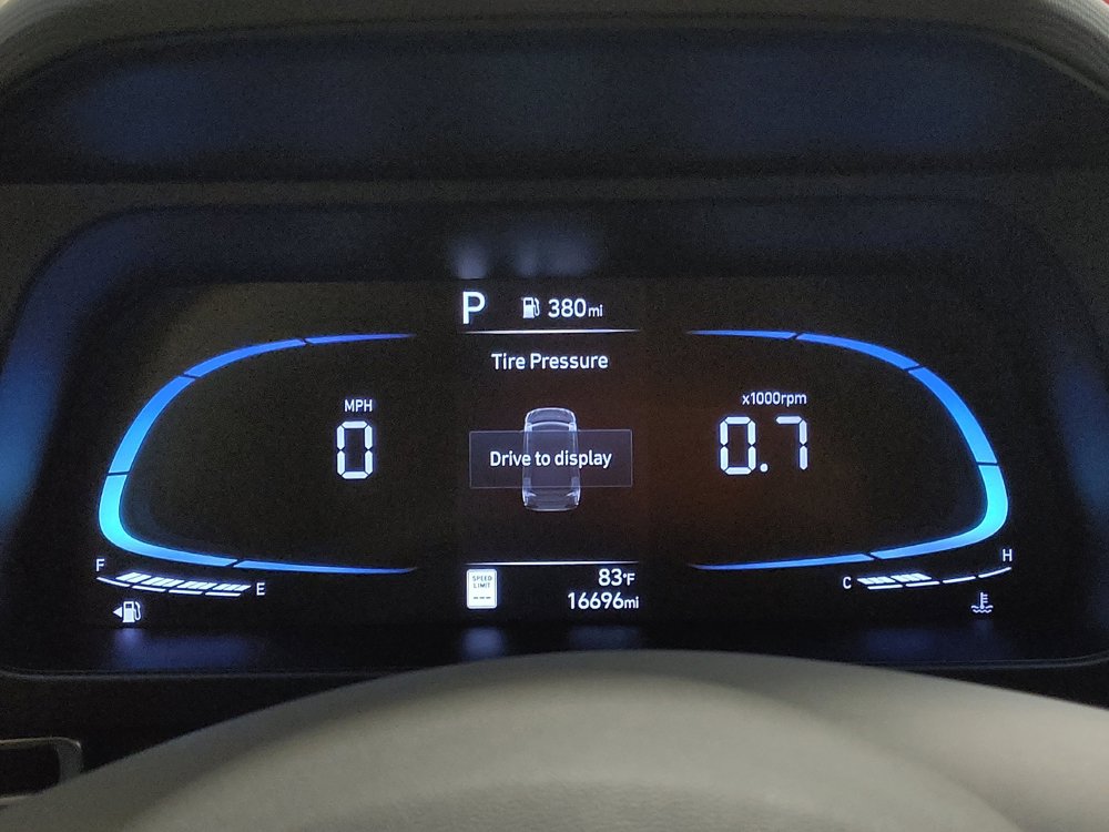 Used 2025 Hyundai Elantra Sport FWD image 23