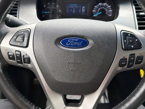 Used 2013 Ford Taurus SEL FWD image 14