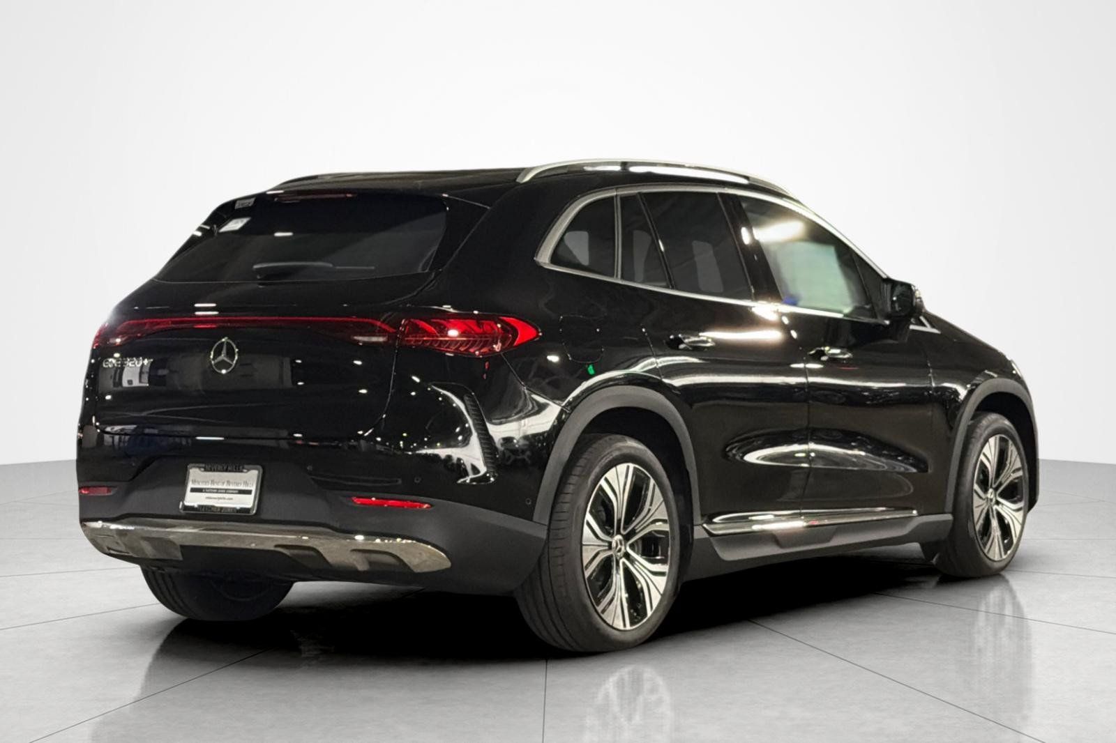 New 2027 Mercedes-Benz EQE 320+ SUV image 5