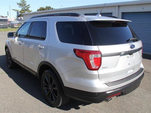 Used 2019 Ford Explorer XLT w/ Equipment Group 202A AWD/4WD image 7