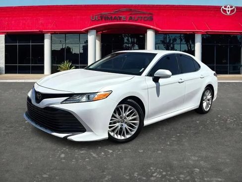 Used 2019 Toyota Camry XLE w/ Carpet Mat Package FWD image 2