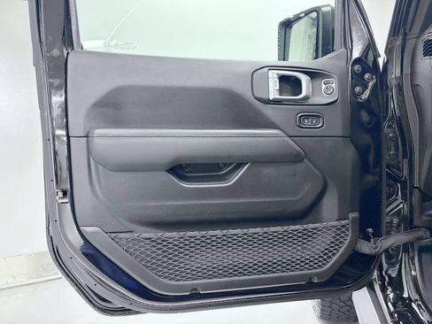Used 2020 Jeep Wrangler Unlimited Sahara AWD/4WD image 15