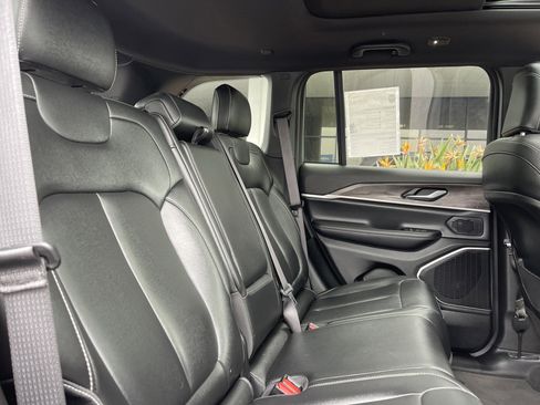 Used 2024 Jeep Grand Cherokee Limited 4xe AWD/4WD image 30