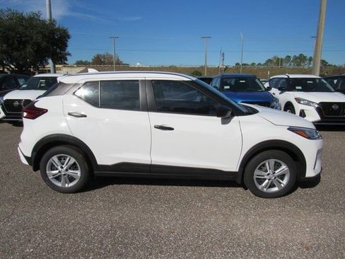 New 2025 Nissan Kicks Play S w/ Interior Electronics Package image 2