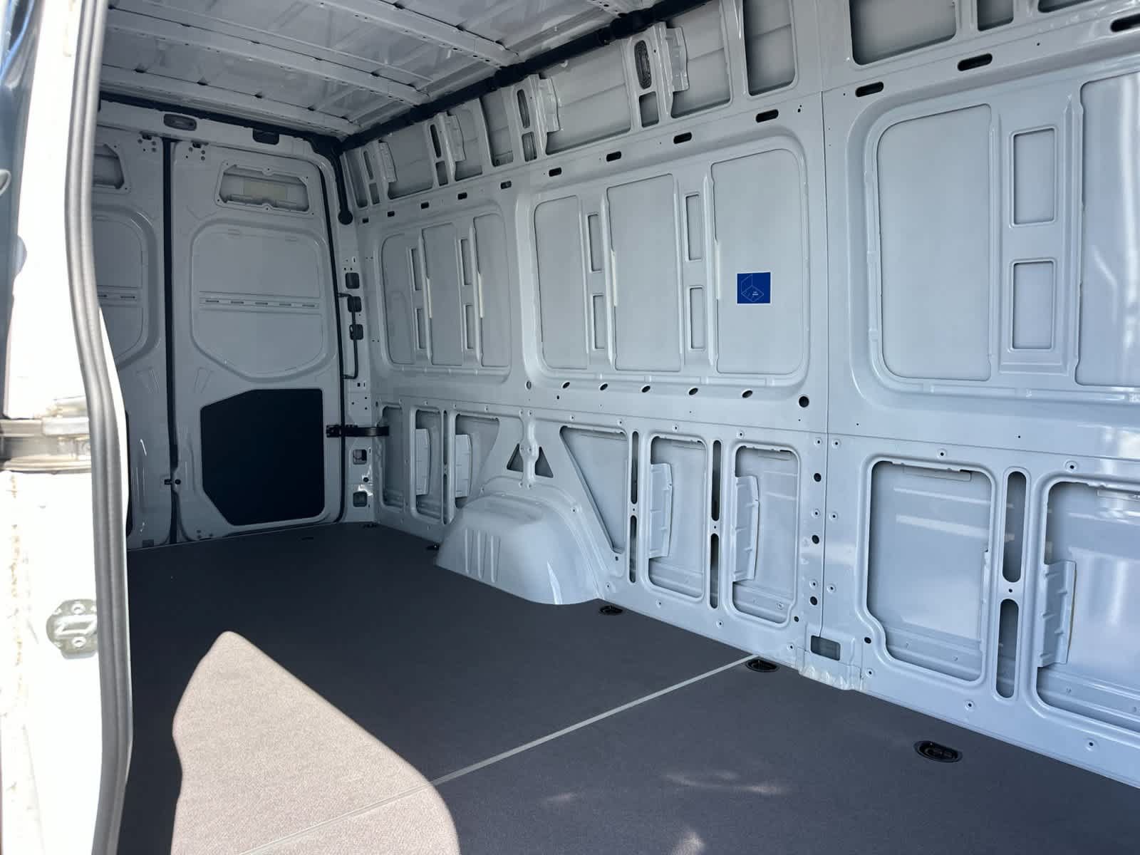 New 2025 Mercedes-Benz eSprinter 170 Cargo image 15