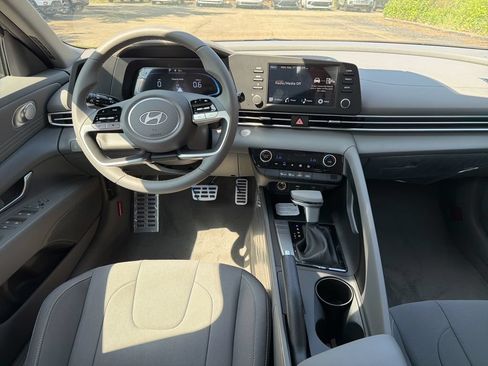 New 2026 Hyundai Elantra Sport FWD image 17