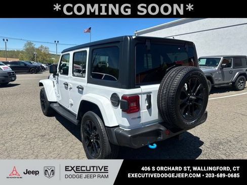 Used 2023 Jeep Wrangler Unlimited Sahara w/ Cold Weather Group AWD/4WD image 4
