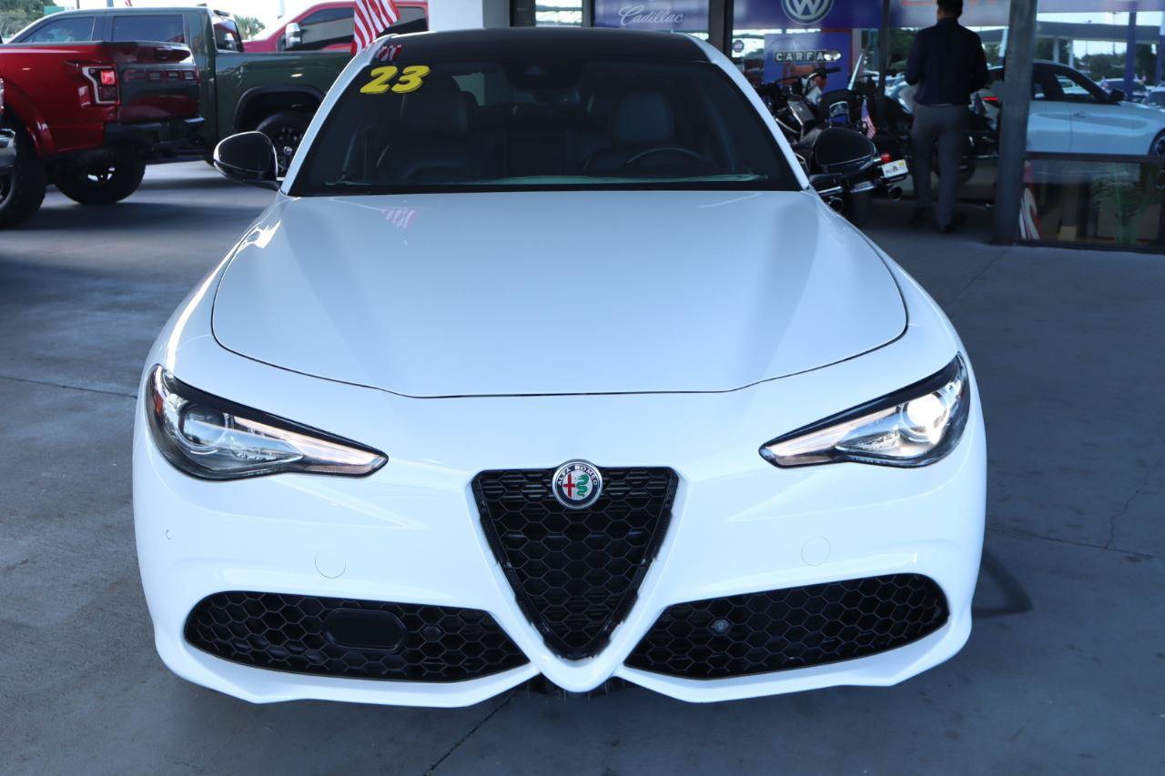 Used 2023 Alfa Romeo Giulia Veloce RWD image 13