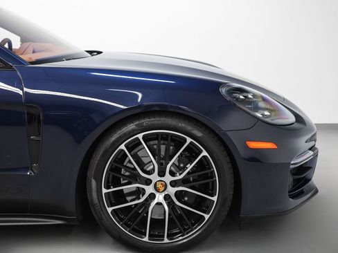 Certified 2023 Porsche Panamera GTS image 17
