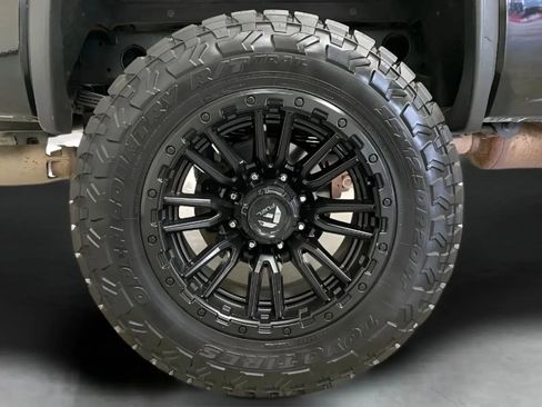 Used 2019 GMC Sierra 2500 SLT w/ Driver Alert Package AWD/4WD image 27