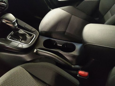 Used 2025 Kia Soul LX FWD image 26