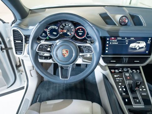 Certified 2023 Porsche Cayenne AWD/4WD image 26