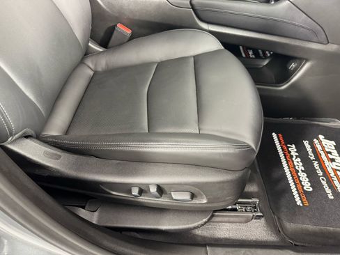 Used 2024 Cadillac XT6 Sport w/ Technology Package AWD/4WD image 38