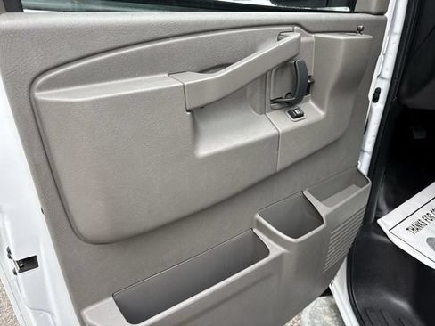Used 2024 Chevrolet Express 2500 w/ Driver Convenience Package RWD image 20