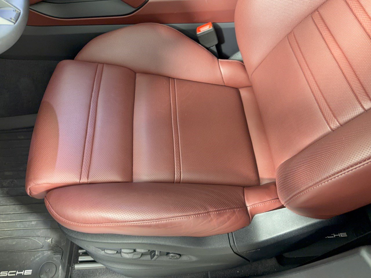 Certified 2025 Porsche Cayenne GTS AWD/4WD image 16