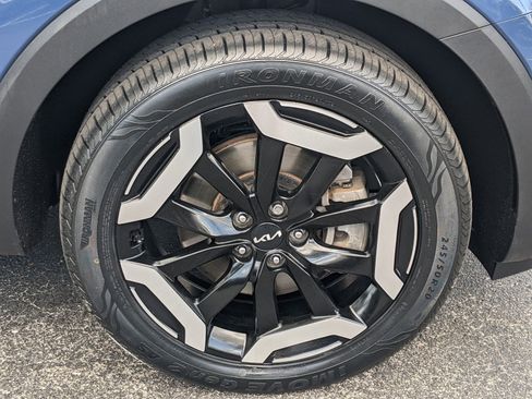 Certified 2023 Kia Telluride EX w/ EX Captain's Chair Package image 9