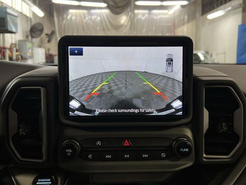 Used 2022 Ford Bronco Sport Outer Banks w/ Tech Package AWD/4WD image 19