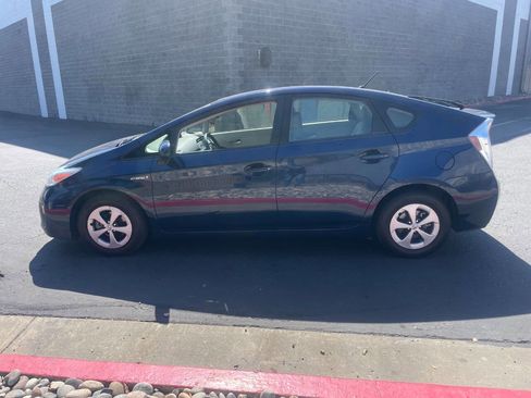 Used 2012 Toyota Prius Two image 1
