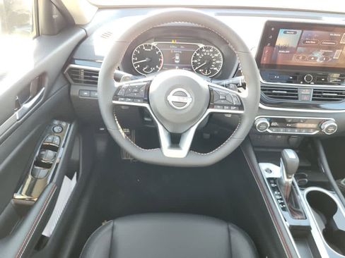 New 2025 Nissan Altima 2.5 SR w/ SR Premium Package image 8