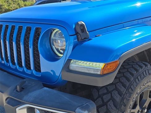 Used 2022 Jeep Gladiator Sport image 6