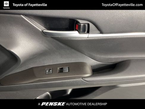 Used 2024 Toyota Camry SE image 18