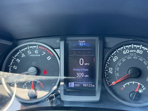 Used 2021 Toyota Tacoma SR AWD/4WD image 22