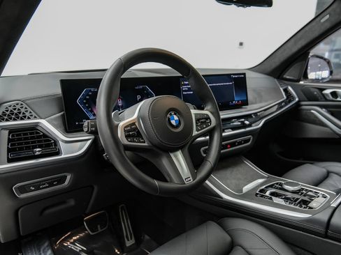 Used 2025 BMW X7 xDrive40i AWD/4WD image 7