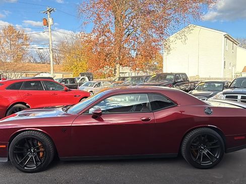 Used 2018 Dodge Challenger SRT Hellcat image 4