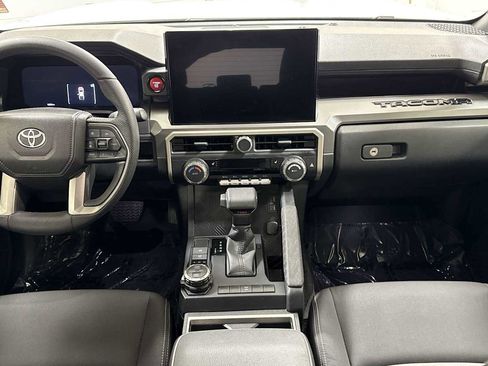 Used 2024 Toyota Tacoma TRD Off-Road image 26