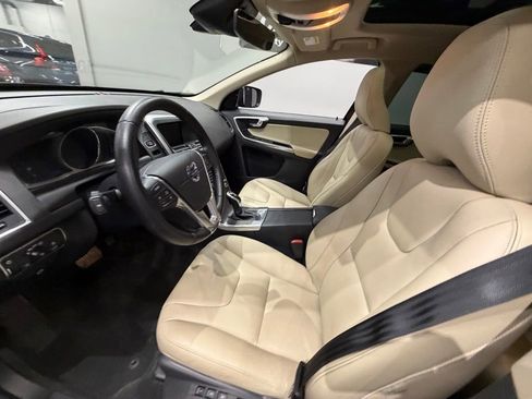 Used 2016 Volvo XC60 T5 Premier image 18