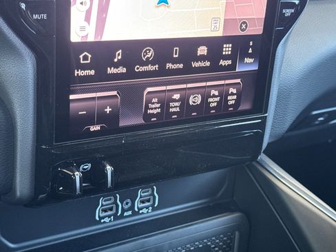 New 2026 RAM 2500 Laramie AWD/4WD image 19
