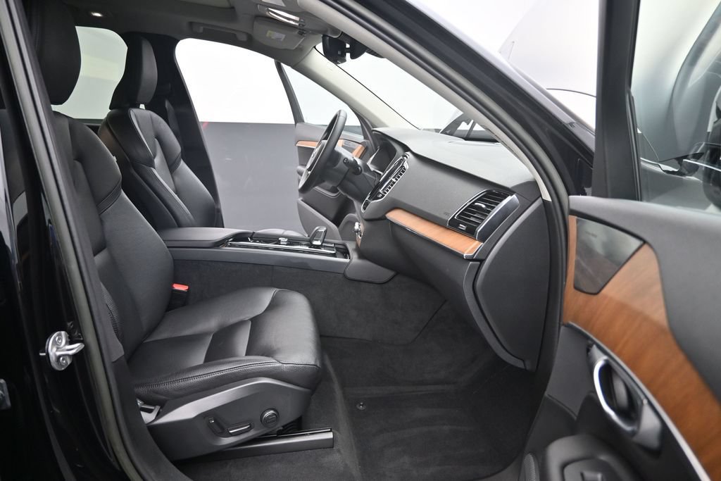 Certified 2023 Volvo XC90 B6 Plus w/ Protection Package Premier AWD/4WD image 14