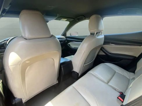 Used 2019 MAZDA MAZDA3 Hatchback FWD image 24