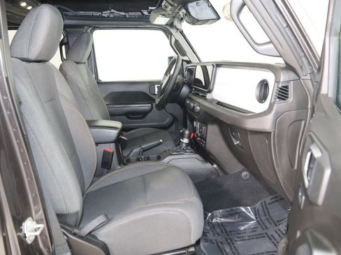 Used 2024 Jeep Wrangler Unlimited Sport AWD/4WD image 12