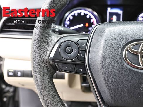 Used 2019 Toyota Camry LE FWD image 15
