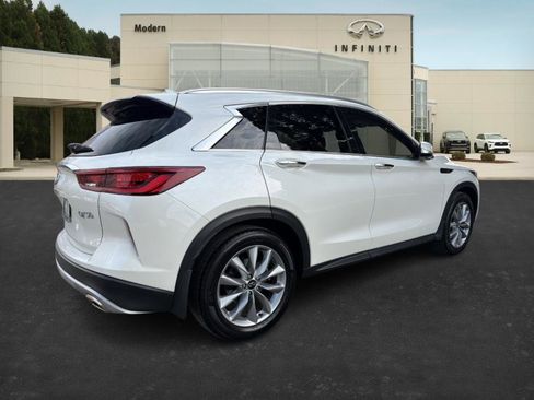 Certified 2022 INFINITI QX50 Essential image 5