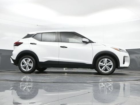 Used 2021 Nissan Kicks S FWD image 41