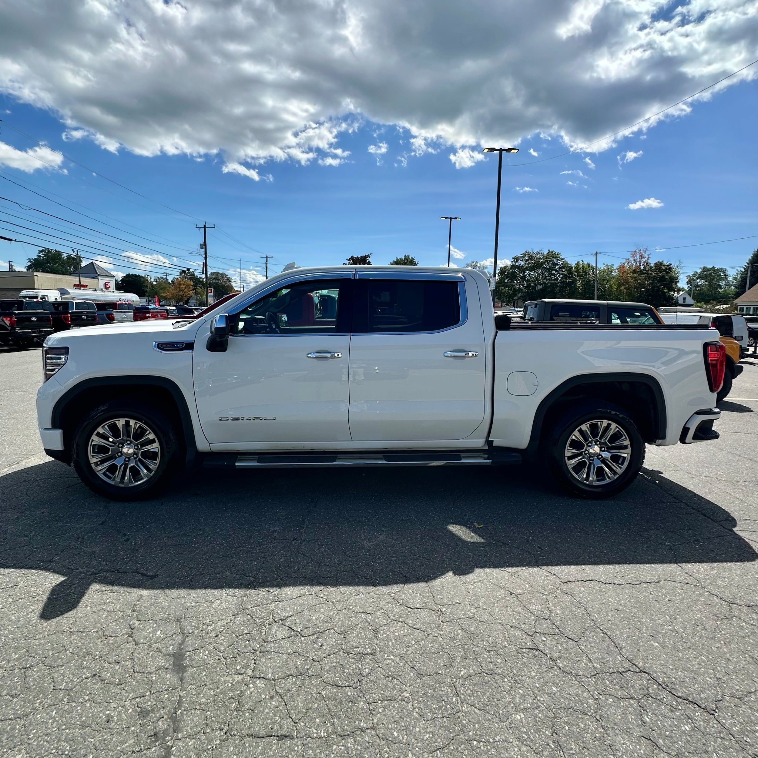 Used 2023 GMC Sierra 1500 Denali AWD/4WD image 6