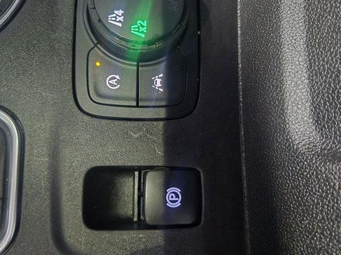 Used 2022 Chevrolet Traverse LT AWD/4WD image 21