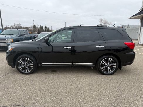 Used 2017 Nissan Pathfinder Platinum w/ Family Entertainment Package image 2